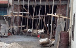 Em vợ "cậu Thủy" đang xây nhà thì bị bắt