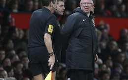 Sir Alex lại bị trọng tài bêu xấu