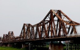 'Buồn cười về ý tưởng xây cầu Long Biên mới giống hệt cũ'
