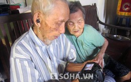 Video cặp vợ chồng cao tuổi nhất Việt Nam viết thơ, đọc tặng nhau
