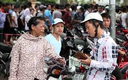 Vượt đường xa, xin nghỉ phép để mua vé xem U19 Việt Nam