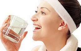 6 cách uống nước gây hại trầm trọng cho sức khỏe