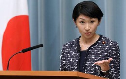 Thủ tướng Nhật nói gì trước "gáo nước lạnh" từ 2 nữ Bộ trưởng?