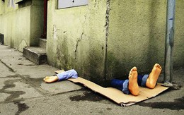 Nghệ thuật đường phố "lột trần" hiện thực xã hội