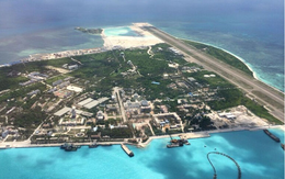 Phẫn nộ TQ "khoe" ảnh đường băng xây phi pháp trên đảo của VN