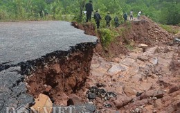 Cận cảnh nước cuồng phá, khoét đập tan hoang ở Quảng Ninh