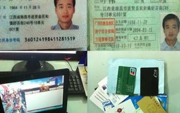 Bắt 2 người Trung Quốc mang thẻ tín dụng giả sang Việt Nam