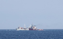 Clip: Tàu Trung Quốc triển khai đội hình cản phá tàu Việt Nam