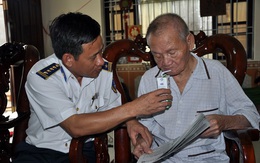 Cụ ông 102 tuổi đem tiền lương hưu ủng hộ Cảnh sát biển