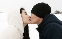 Những hình ảnh hiếm hoi về nụ hôn ngọt ngào của Thủy Tiên - Công Vinh