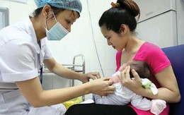 Một y tá chích nhầm văcxin sởi cho trẻ