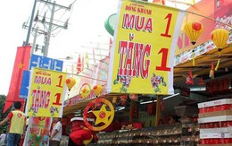 Bánh Trung thu mua 1 tặng 3 ở Sài Gòn