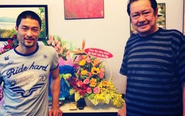 Johnny Trí Nguyễn vui vẻ tới thăm Chánh Tín