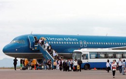 Máy bay Vietnam Airlines hạ cánh khẩn cấp vì khách... khó thở