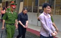 Tiếp viên cùng người yêu siết cổ đại gia cướp vàng, Iphone