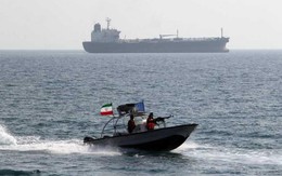 Tàu chiến Iran nổ súng bắt giữ tàu Mỹ xâm phạm lãnh hải