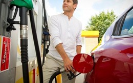 Không tưởng: 1000 đồng mua được 100 lít xăng ở Venezuela