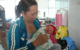 Phú Yên: Phát hiện bé sơ sinh bỏ rơi tím tái chưa cắn rốn