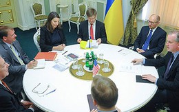 Thủ tướng Yatseniuk đề nghị Mỹ ‘mua đứt’ Ukraine