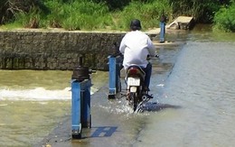 Vợ chồng trẻ trượt xe máy chết dưới đập nước “tử thần”
