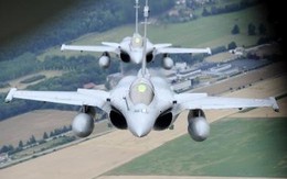 Pháp giao 3 máy bay chiến đấu Rafale cho Ai Cập