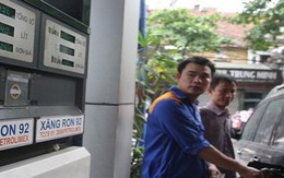 ‘Đáng lẽ giá xăng phải tăng hơn nữa’!