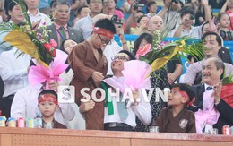 Phó Thủ tướng Vũ Đức Đam gần gũi, giản dị với làng võ Việt Nam