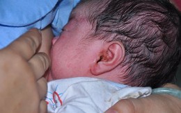 Phát hiện dòi trong tai trẻ sơ sinh