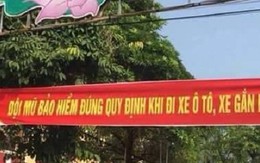 Tài xế ô tô đội mũ bảo hiểm "đáp trả" băng rôn "lạ" ở Thái Nguyên