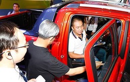 Người giàu Việt rủ nhau mua xe sang né thuế