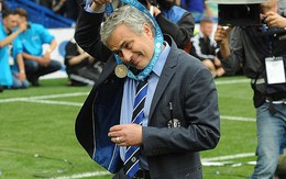 Jose Mourinho lại "ném" huy chương vô địch Premier League