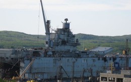 Tận thấy tàu sân bay "con một" của Nga trong nhà máy