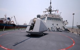 Chiến hạm USS Fort Worth khoe pháo hạm tại IMDEX-2015