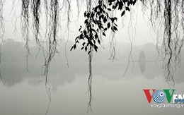 Hồ Gươm đẹp lung linh trong sương