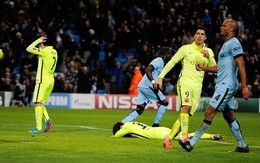 Messi sút hỏng penalty, Suarez "mất vui"