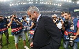 Mourinho đang “sa lầy” trong mớ hỗn độn Chelsea