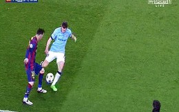 Cận cảnh Messi biến sao Man City thành trò cười