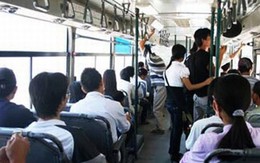 Dân mạng náo loạn truy tìm nam sinh Thủy Lợi nghĩa hiệp trên xe bus