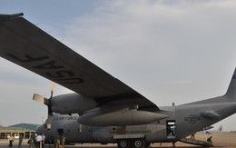 Cận cảnh máy bay vận tải chuyên dụng C-130 Hercules của Không lực Mỹ thăm Đà Nẵng
