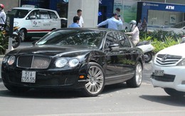 Siêu xe Bentley 10 tỷ gặp nạn giữa Sài Gòn