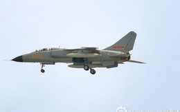 [ẢNH] Trung Quốc đưa "báo bay" JH-7 quyết đấu với máy bay Nga