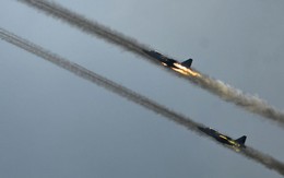 7 ngày qua ảnh: Chiến đấu cơ Su-25 phô diễn trên bầu trời Nga