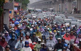 Tắc đường kinh hoàng ở Hà Nội vì mưa