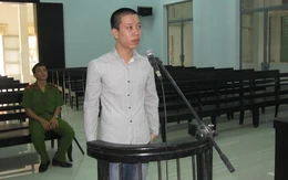 Nhân viên bán xăng cùng “bạn diễn” cướp tiền chủ cây xăng