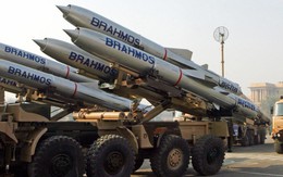 Vì sao Việt Nam vẫn chưa đặt mua tên lửa BrahMos?