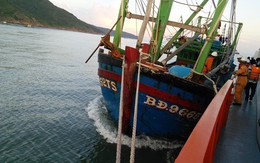 Cứu 7 thuyền viên bị nạn tại quần đảo Hoàng Sa