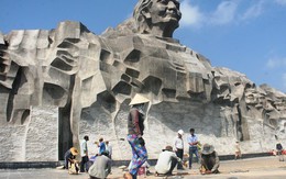 Mới khánh thành, nền gạch tượng đài Mẹ Việt Nam anh hùng bị vỡ