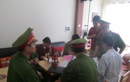 Bắt nóng nhóm đối tượng sử dụng thiết bị đọc bài vào phòng thi môn Sử