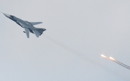 Tổng thống Pháp Hollande và bài toán khó ở Nga sau vụ Su-24 bị bắn hạ
