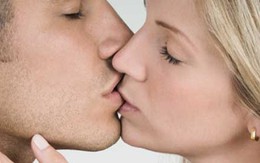 Tại sao con người không thể ngừng hôn nhau?
